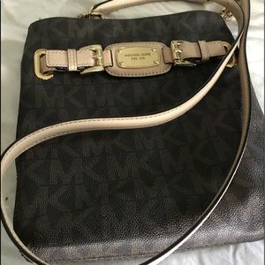 Michael kors cross body